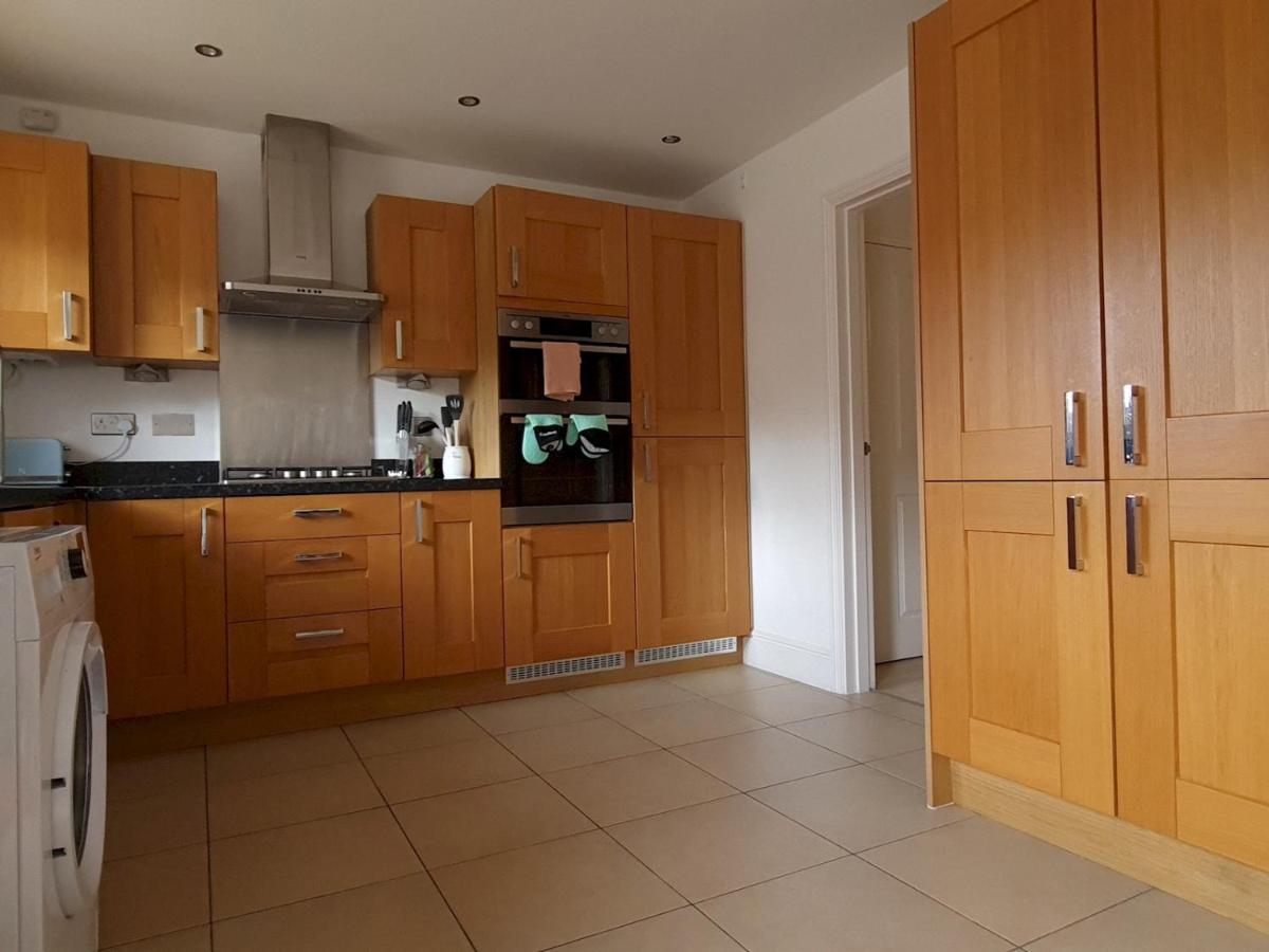 Pass The Keys Well Located Modern 5 Bedroom House เบอร์มิงแฮม ภายนอก รูปภาพ