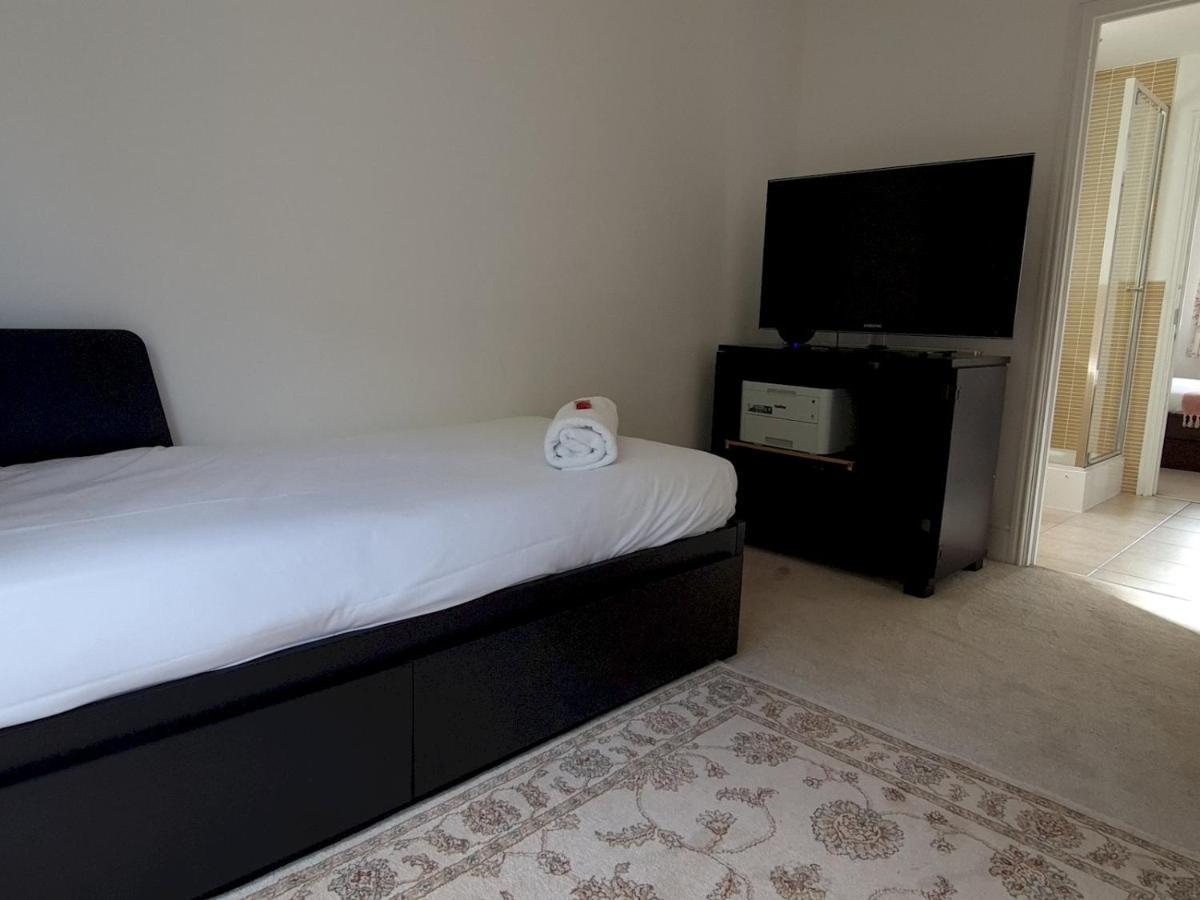Pass The Keys Well Located Modern 5 Bedroom House เบอร์มิงแฮม ภายนอก รูปภาพ